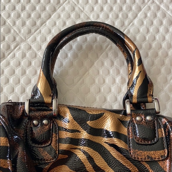 Guess Animal Print Wrist Bag - Picture 3 of 7